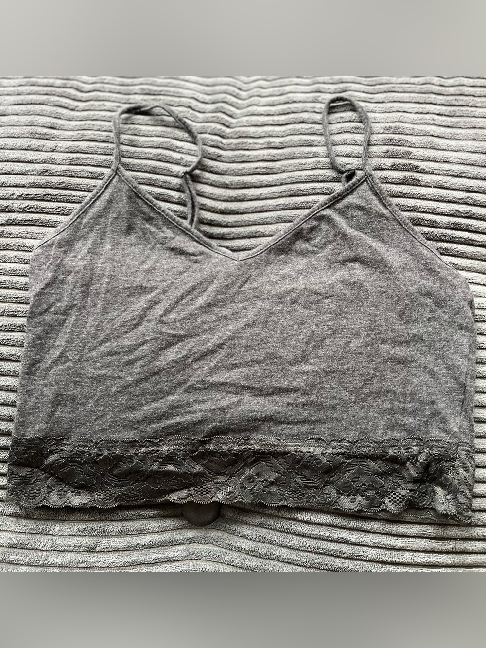 BONGO Gray Lace-Hem V-Neck Cropped Camisole, Size M